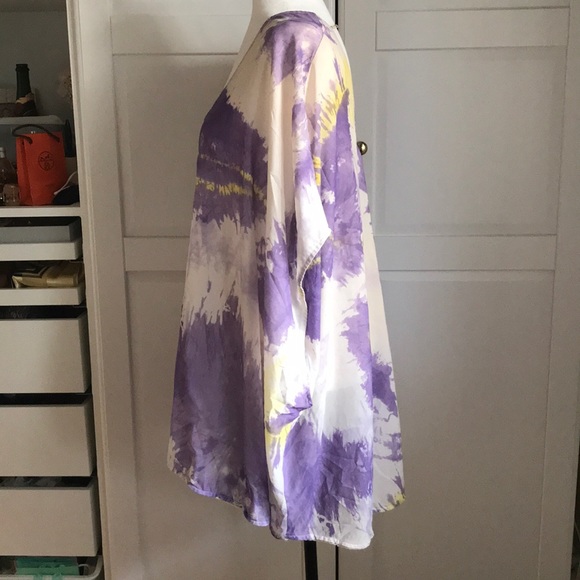 Beautiful Abstract Design Beach Coverup - Picture 2 of 4